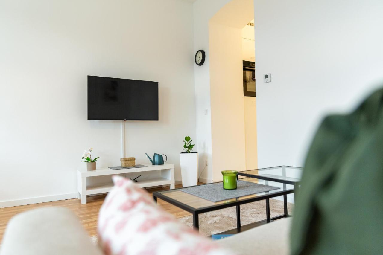 Central Apartment Wenen Buitenkant foto